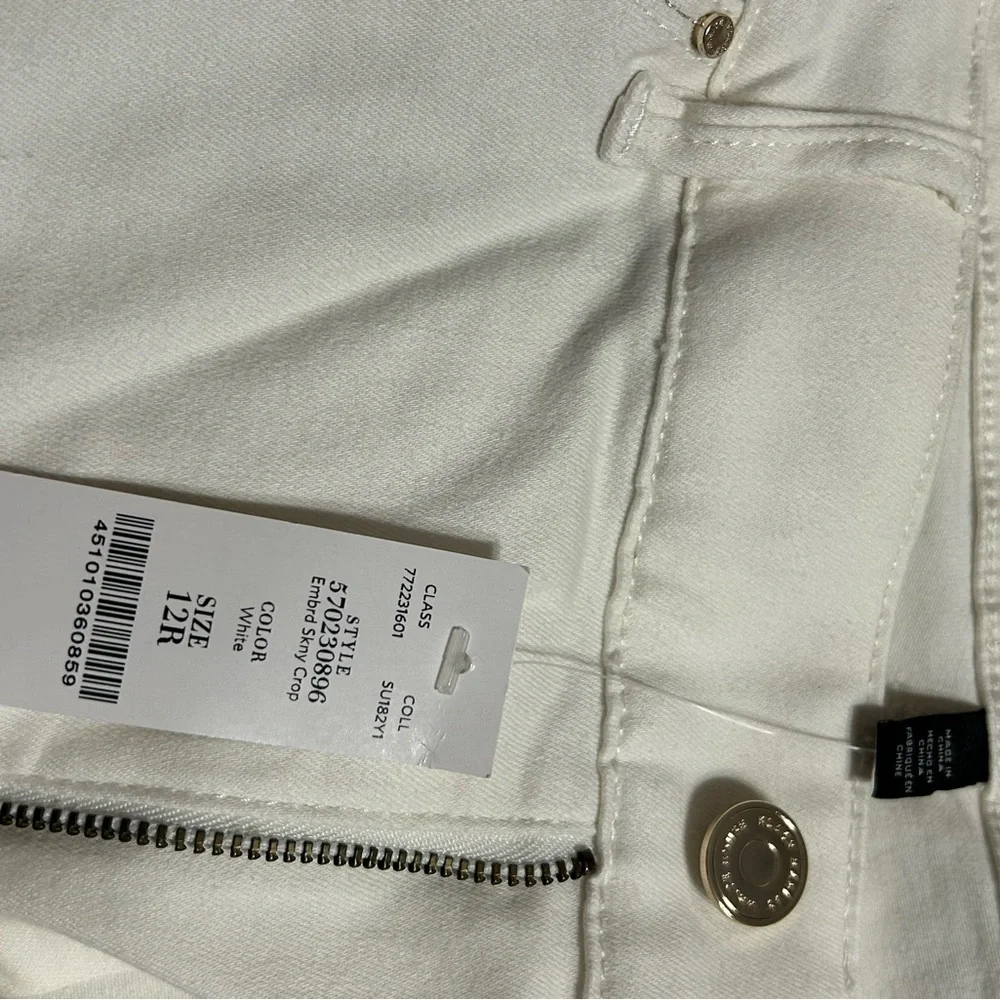 White House Black Market Embroidered White Jeans - Picture 4 of 6